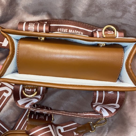 Steve Madden Logo crossbody bag - Picture 3 of 5